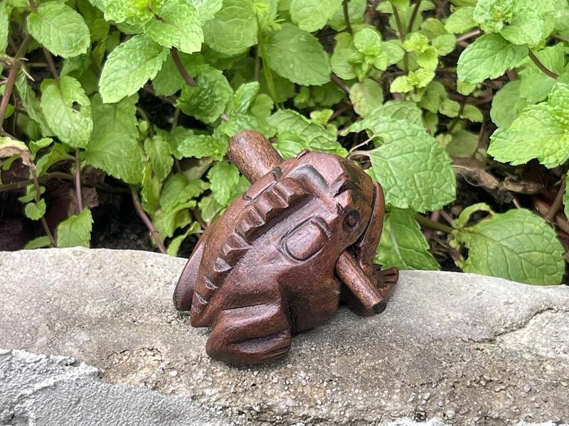 RATREE 888 2.3-2.5 Inch Thai Classic Handmade Percussion Instruments Wooden Frog Wooden Frog Musical Instrument (Dark Brown 2.5 ") - Image 2